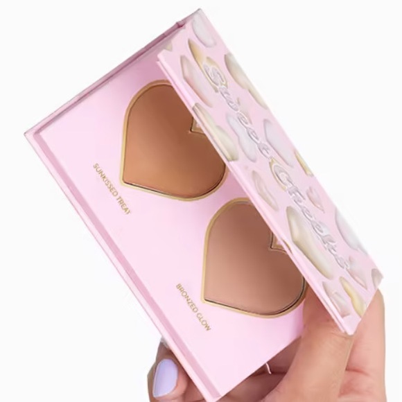 Eloise Beauty Other - ELOISE BEAUTY Sweet Cheeks Bronzing Duo Palette